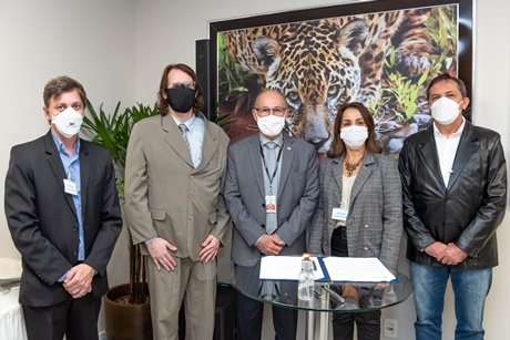 Sérgio Fabriz, Fernando Martins, João Francisco Ferreira, Rosa Lima (secretária municipal de Saúde) e Chico Brasileiro. Foto: Rubens Fraulini.