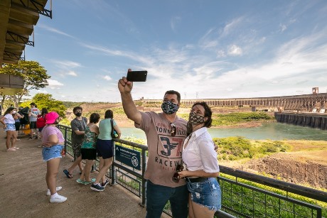 Turismo na usina de Itaipu segue protocolos de enfrentamento da covid-19. Foto: Kiko Sierich