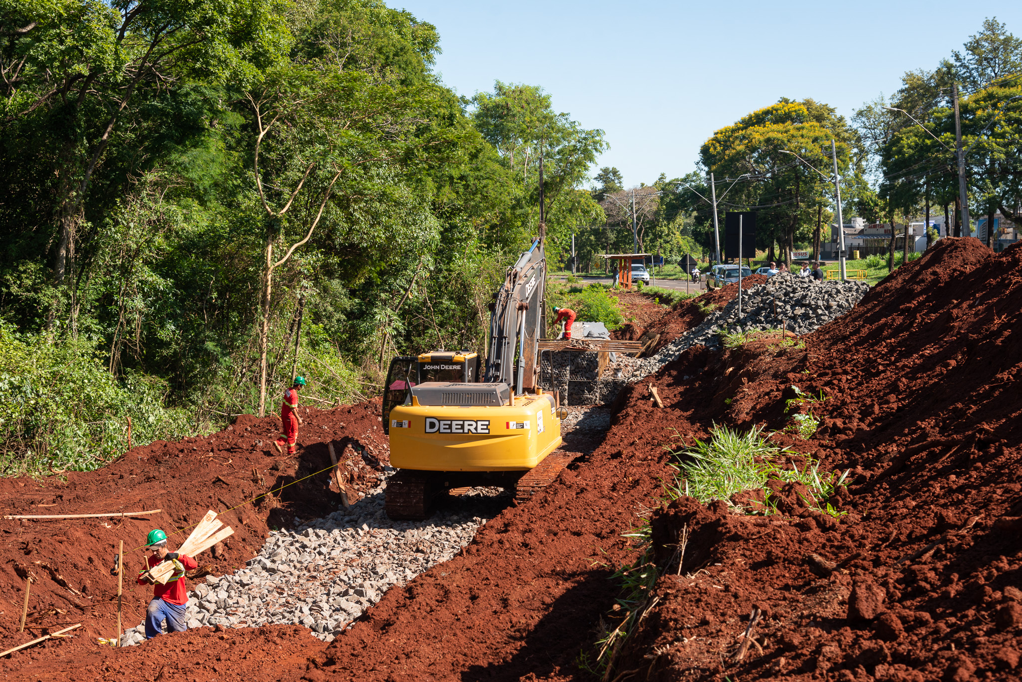 Trabalhos na Avenida Tancredo Neve continuam. Foto: Rubens Fraulini/Itaipu Binacional.