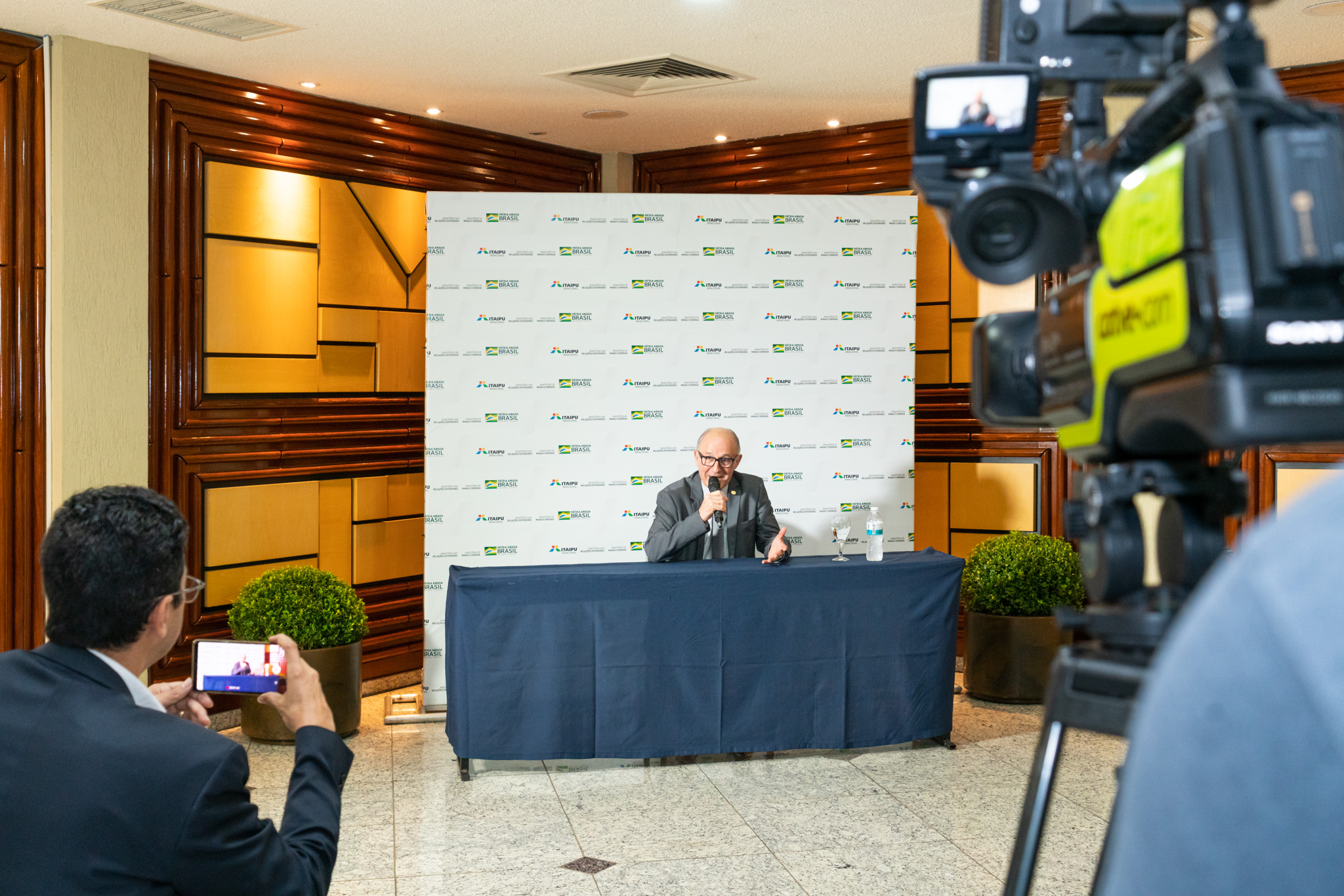 O diretor também comentou assuntos de interesse nacional, como os impactos da crise hídrica. Foto: Sara Cheida/Itaipu Binacional