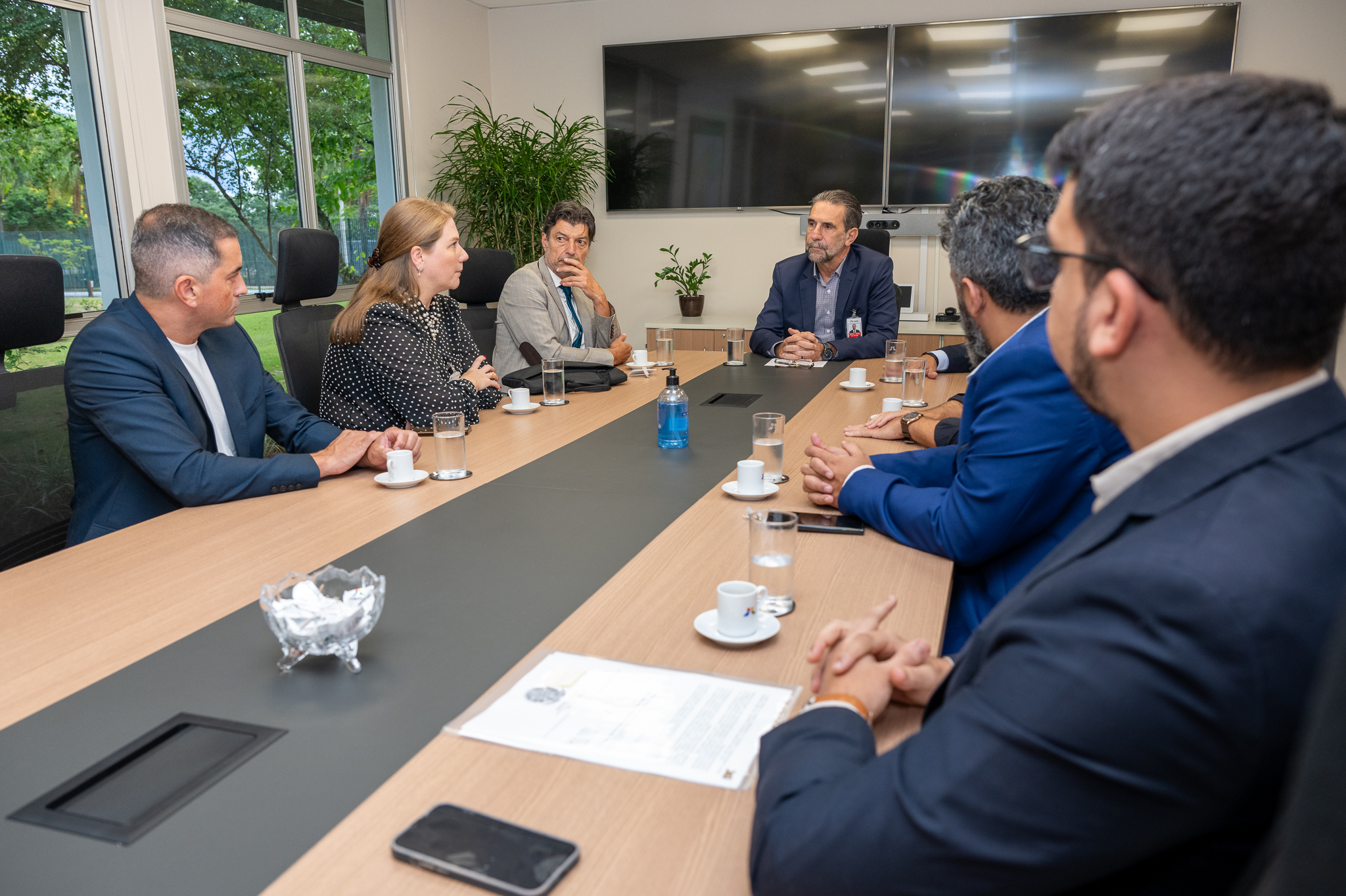 Itaipu debate futuras parcerias com diretoria da UFPR
