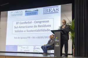 Evento em Foz discute gestão de resíduos e saneamento