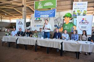 Itaipu investe em reciclagem e infraestrutura rural em Quedas do Iguaçu