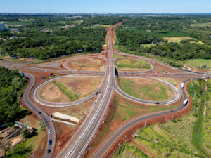 Imagem aérea de trecho da Perimetral Leste. Foto: William Brisida/Itaipu Binacional.