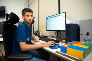 Ryann Mateus Marques de Lima, 17 anos, integrante do PIIT. Fotos: Rubens Fraulini/Itaipu Binacional.