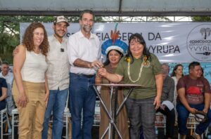 Assinatura da compra de terras para as aldeias em Terra Roxa e Guaíra. Foto: William Brisida/Itaipu Binacional