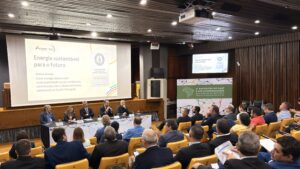 Enio Verri apresentou um balanço das ações do Programa Itaipu Mais Que Energia. Fotos: Eloá da Costa/Itaipu Binacional