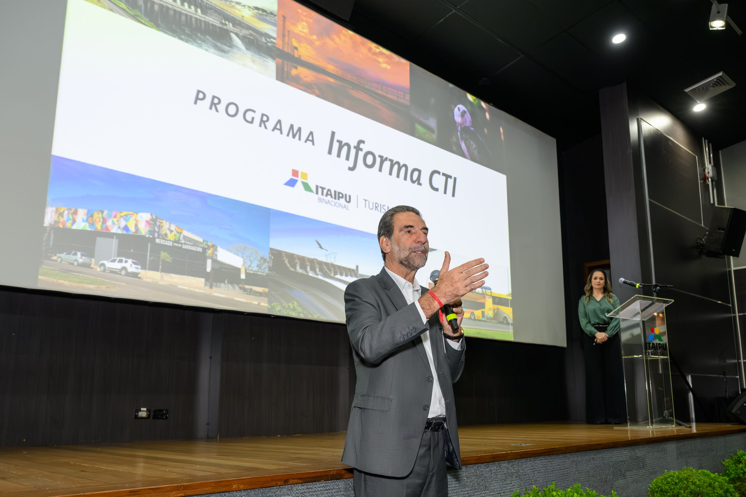Diretor-geral brasileiro, Enio Verri, ressaltou a qualidade dos profissionais do CTI. Fotos: William Brisida/Itaipu Binacional.
