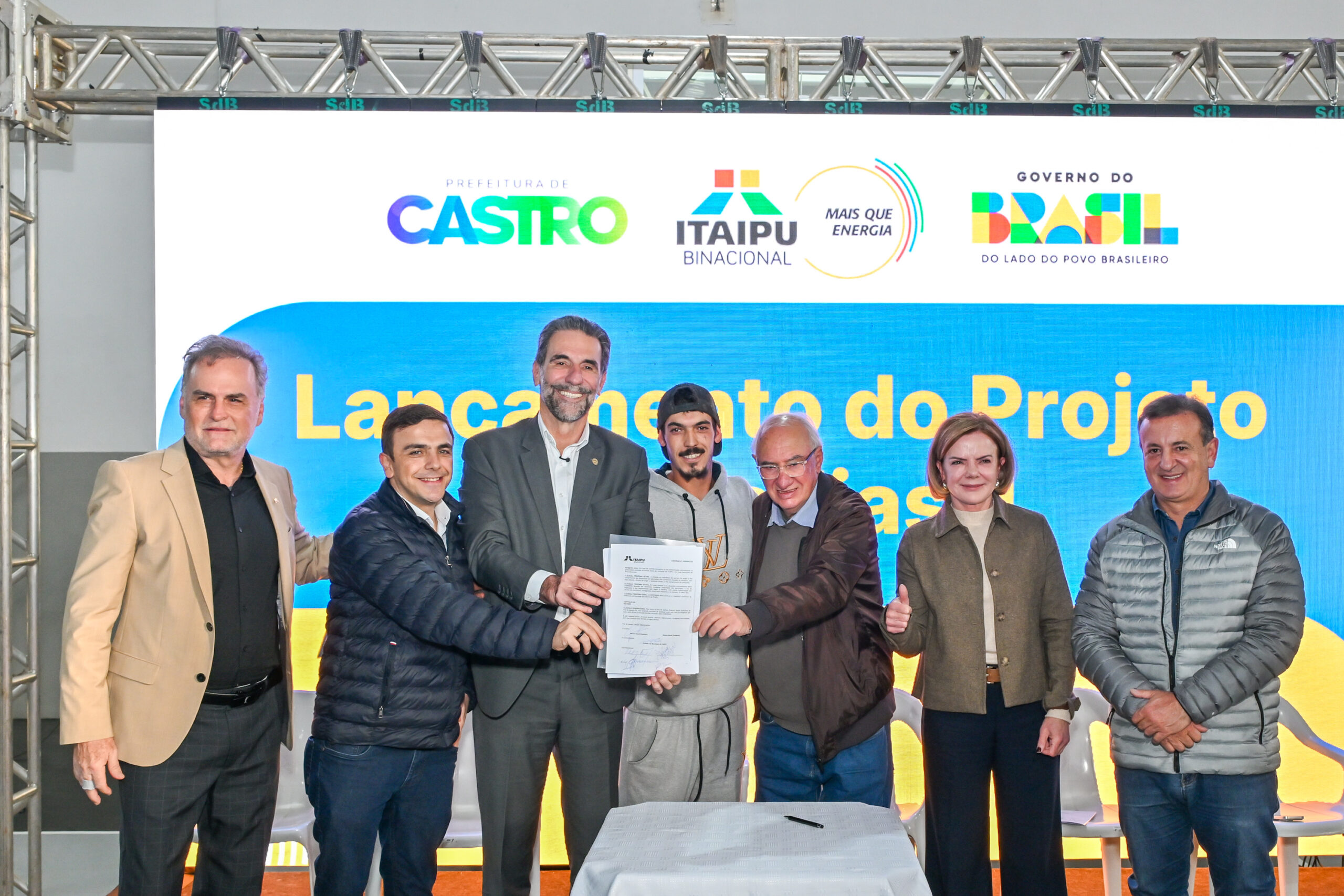 Assinatura do projeto Moradias II, em Castro. Fotos: Rafa Kondlatsch/Itaipu Binacional.