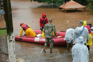 Itaipu acompanha avanço da cheia e explica fatores que influenciam o nível do rio Paraná
